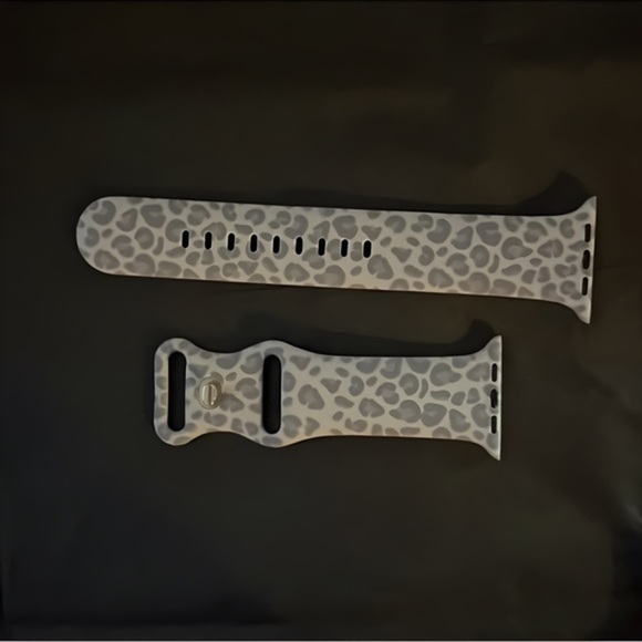 Leopard Print Silicone Replacement Band Compatible with 42/44MM Sizes - Picture 6 of 6